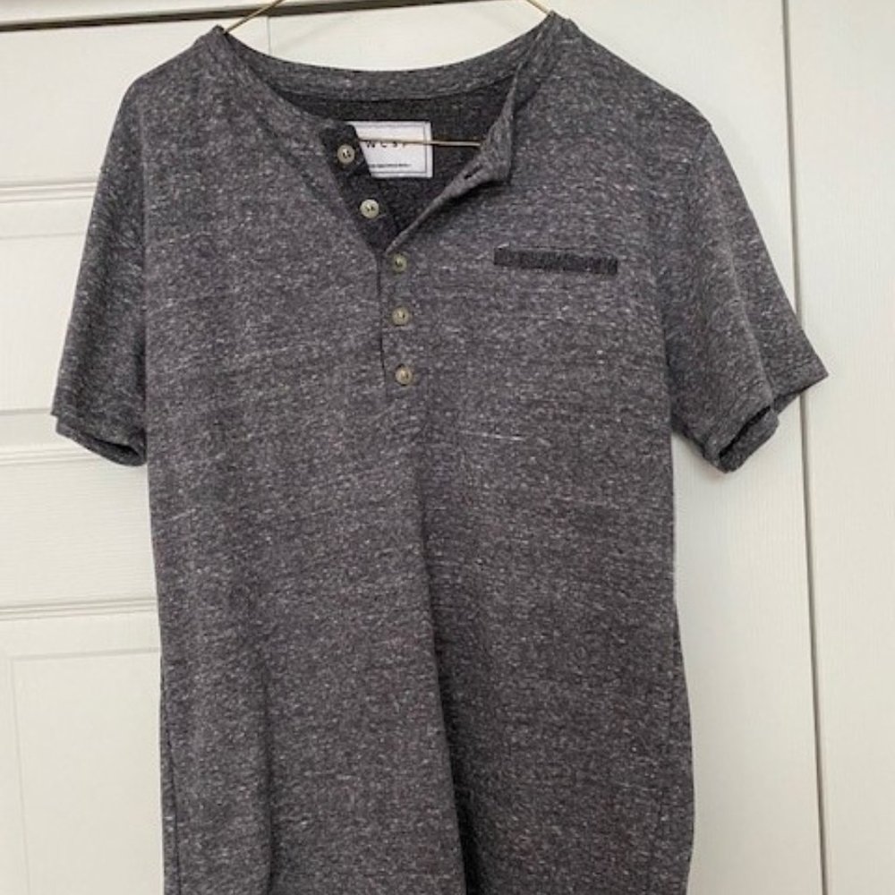 Men Tee-shirt, with button down neck  (Men XS)